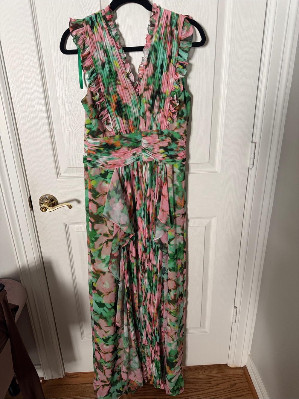 NWT BCBGMaxAzria Pink and Green Floral Ruffle V-Neck Maxi Dress size 8 - Picture 5 of 7